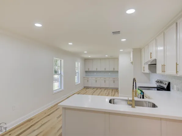 4693 Larry Ln, Shreveport, LA 71107