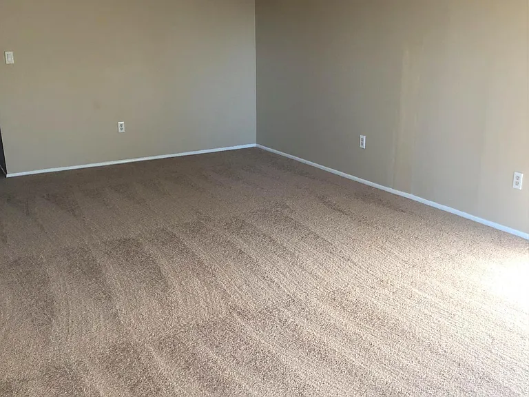135 Seawind Dr — Photo 3