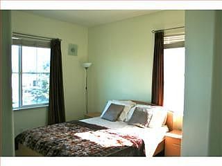 5th image of 810 Foxworthy Ave