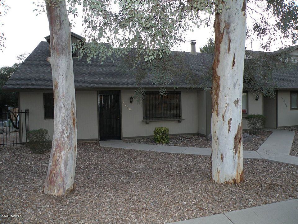 2nd image of 2758 N Malibu Dr