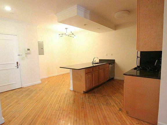 3rd image of 246 14th St #4B