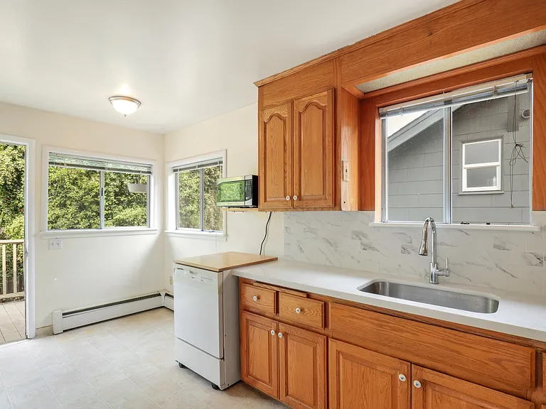 5554 Taft Ave — Photo 13