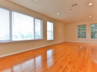 401 N Front St APT 1A, Philadelphia, PA 19123