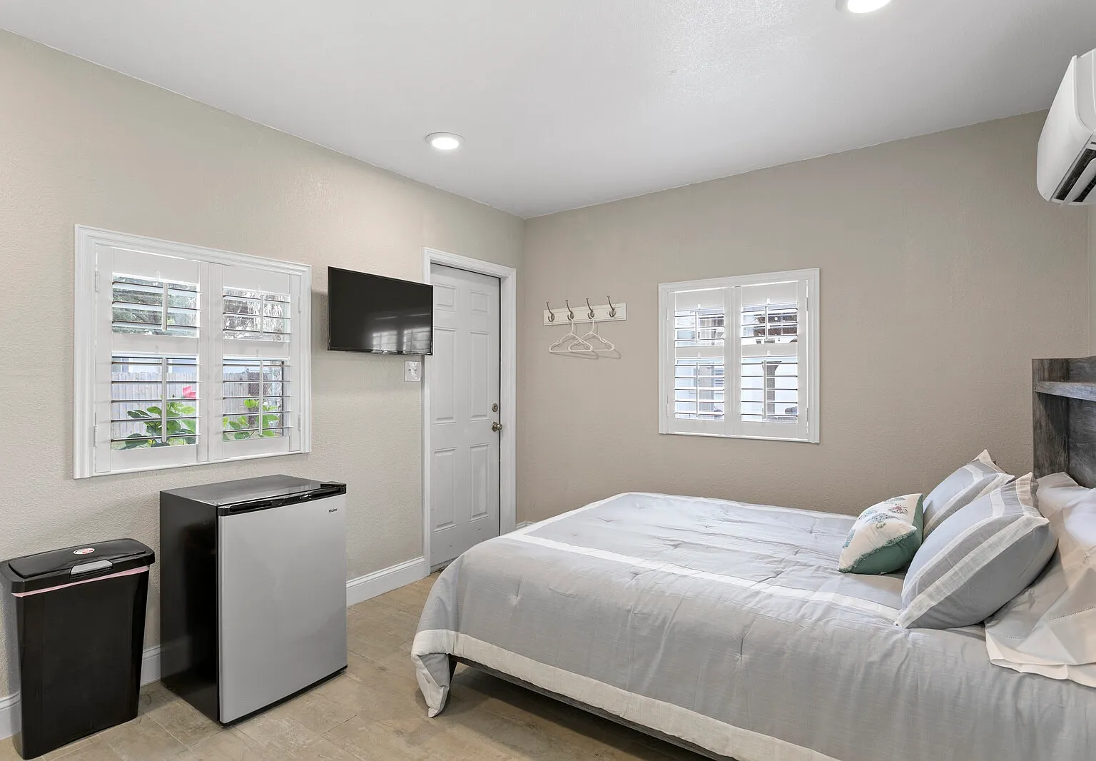 903 W Kentucky Ave — Photo 2
