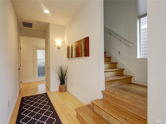 3rd image of 3054 Banks Ln SW