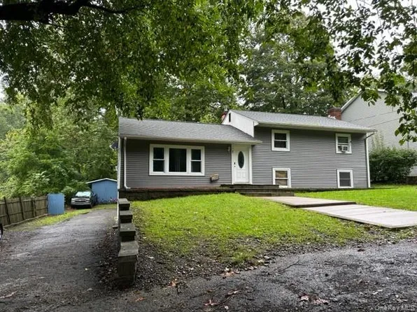 7 Ash Street, New Windsor, NY 12553