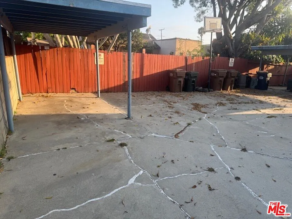 2 bed, 1.0 bath, 800 sqft, $2,500 — Photo 3