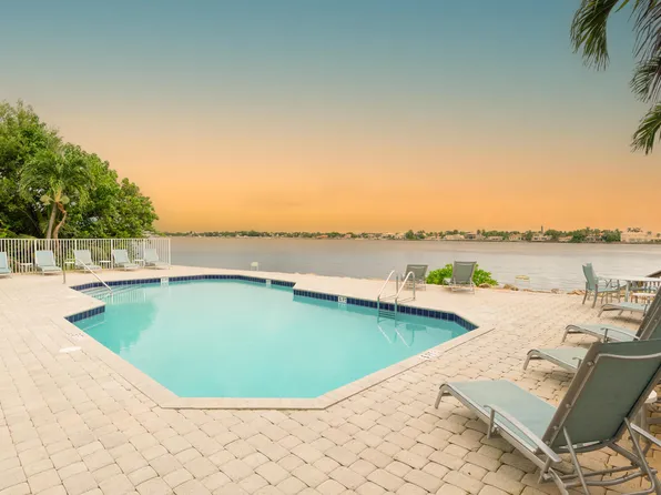 147 Barefoot Cove, Hypoluxo, FL 33462