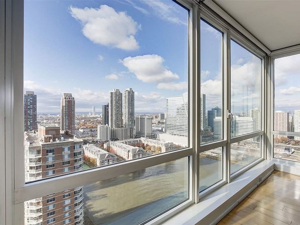 1st image of 2 2nd St APT 2808