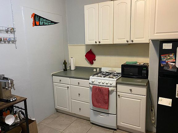 2nd image of 318 Summit Ave APT 1A