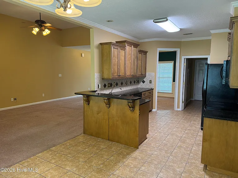 925 Woody Hill Cir — Photo 9