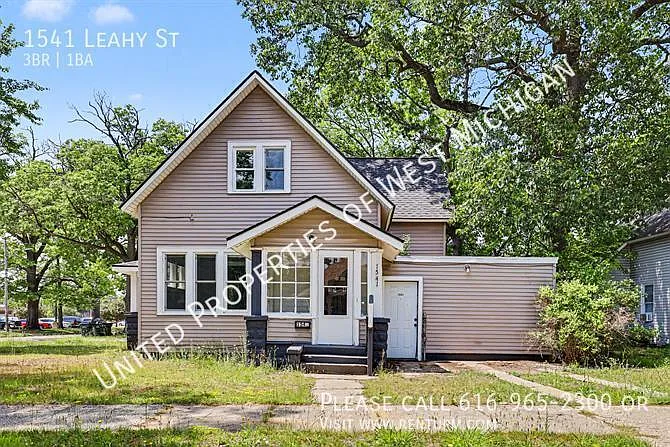 1541 Leahy St — Photo 13