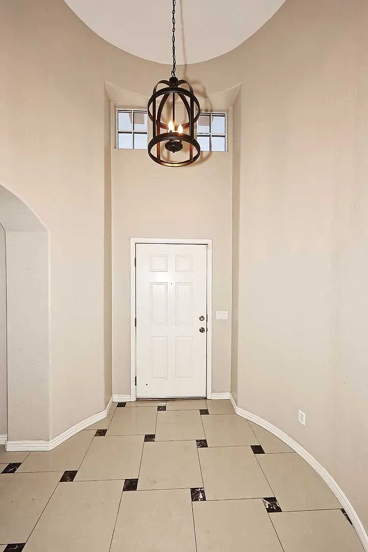 3 bed, 1670 sqft, $2,100 — Photo 3