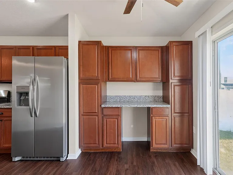 780 Overlook Grove Dr — Photo 3