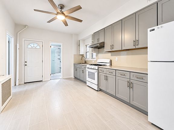 3rd image of 40 Searing Ave Floor 1