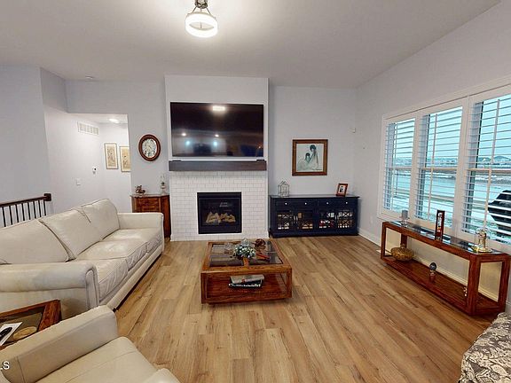 5th image of 1184 Dublin Dr