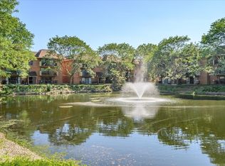 100 E Fountainview Ln APT 1A, Lombard, IL 60148