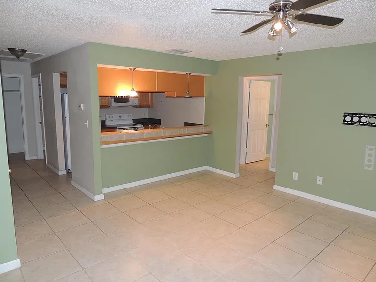 117 N Mercury Ave — Photo 13