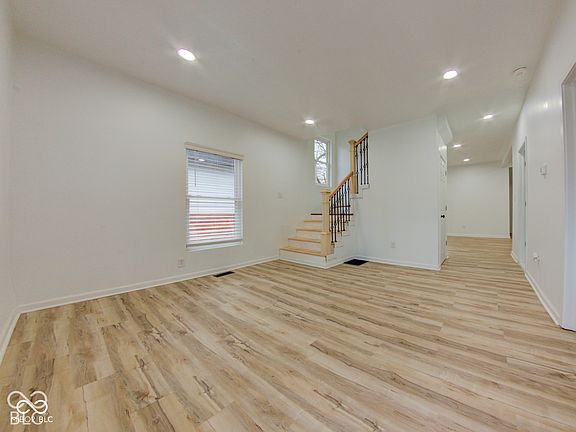 4th image of 1360 N Dearborn St