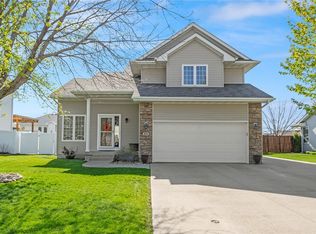800 SE Bobwhite Ln, Waukee, IA 50263