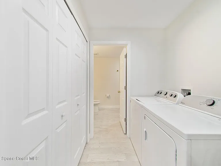95 W Towne Pl — Photo 6