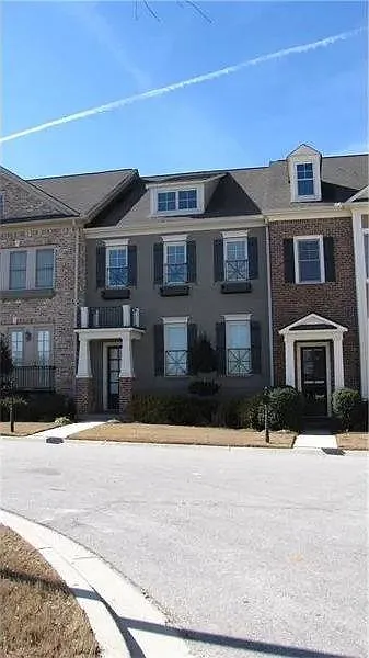 4 bed, 3.5 bath, 3001 sqft, $3,100 — Photo 1