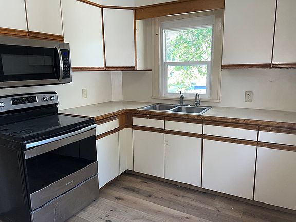 2nd image of 1627 2nd Ave N