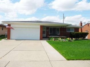 35317 Cathedral Dr, Sterling Heights, MI 48312