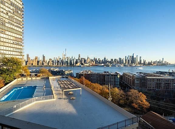 5th image of 6040 Boulevard East #F