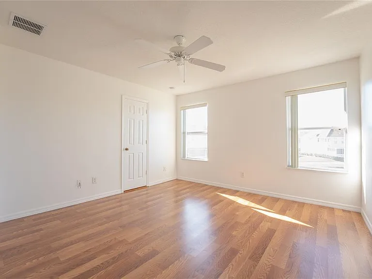 4712 Hemingway House St — Photo 23