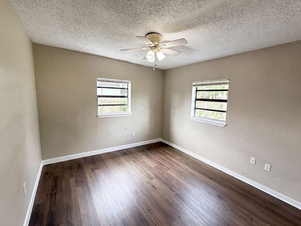 1st image of 712 S Solandra Dr