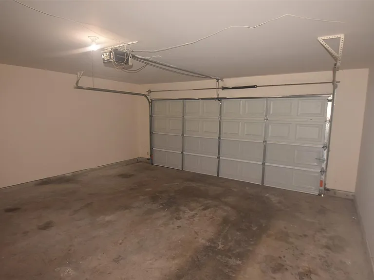 1035 Junction Ct — Photo 41