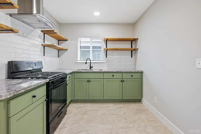 1240 Martin Ave #A — Photo 2