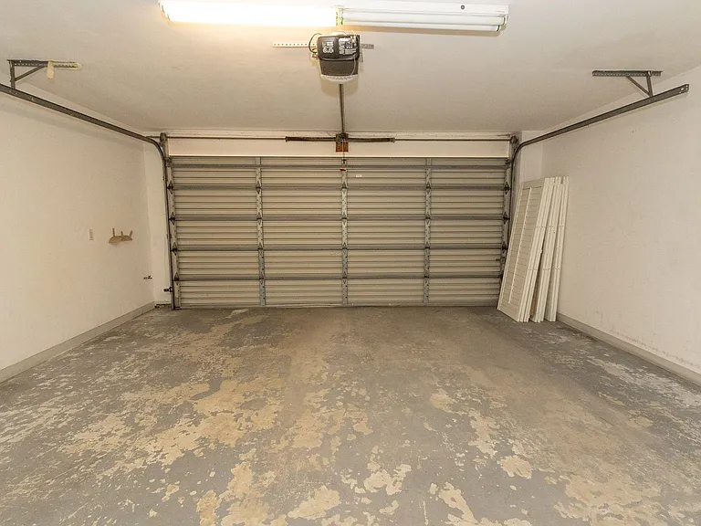 2511 Manchester Ave — Photo 52