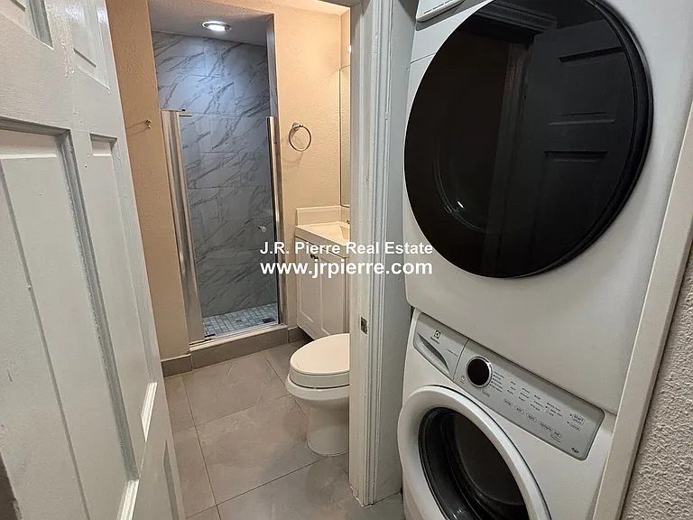 560 Main St #2 — Photo 6