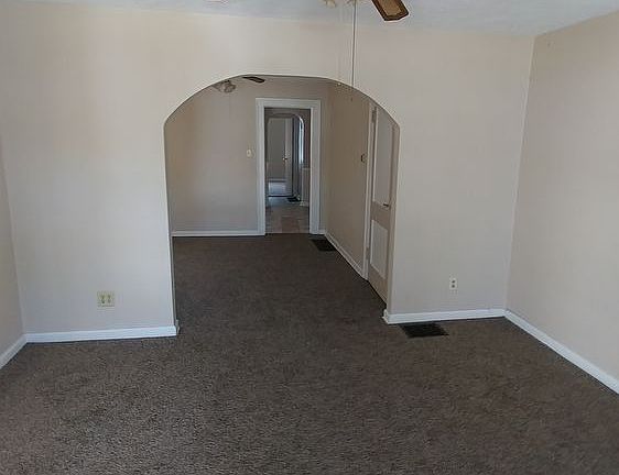 3rd image of 831 N Linwood Ave
