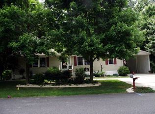 29 Tanglewood Dr, Cream Ridge, NJ 08514