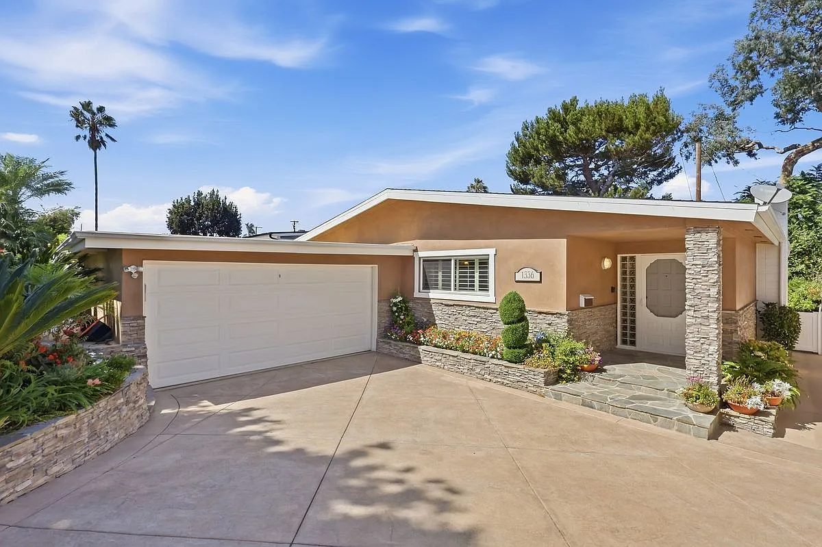 3 bed, 2.0 bath, 1580 sqft, $6,800 — Photo 2
