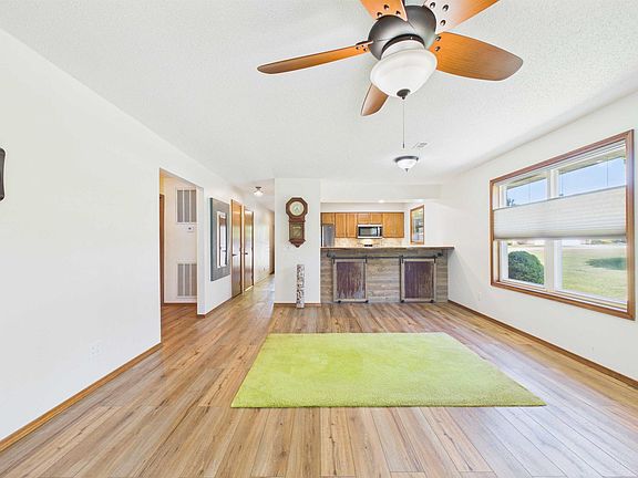 2nd image of 1522 Meadowhill Dr