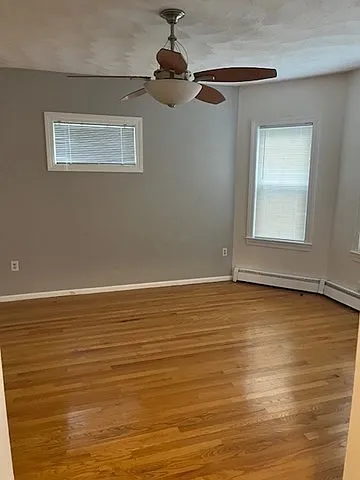 3 bed, 1.0 bath, 1300 sqft, $3,500 — Photo 3