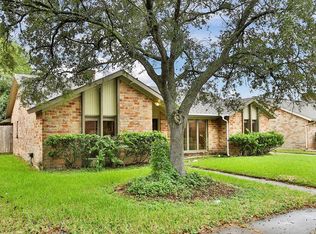 10130 Sagegate Dr, Houston, TX 77089