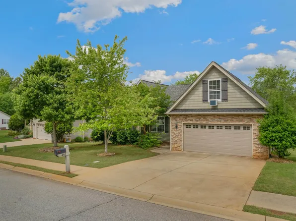 402 Summitbluff Dr, Greenville, SC 29617