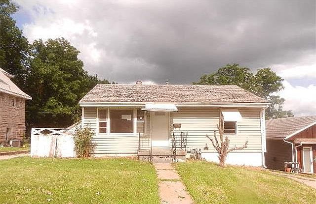 1st image of 519 N Topping Ave