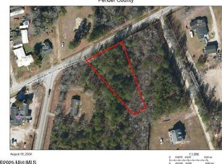 10 Whitestocking Rd, Burgaw, NC 28425