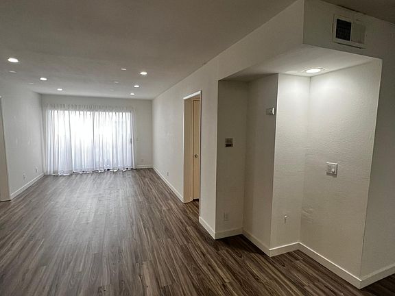 5th image of 7531 Hampton Ave