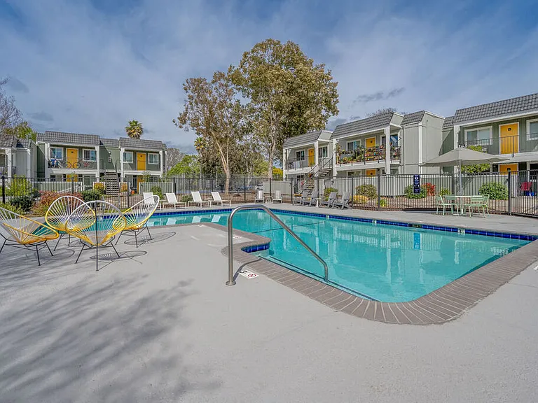 Napa Green Apartments — Photo 9