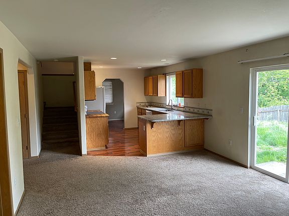 4th image of 1615 196th Street Ct E
