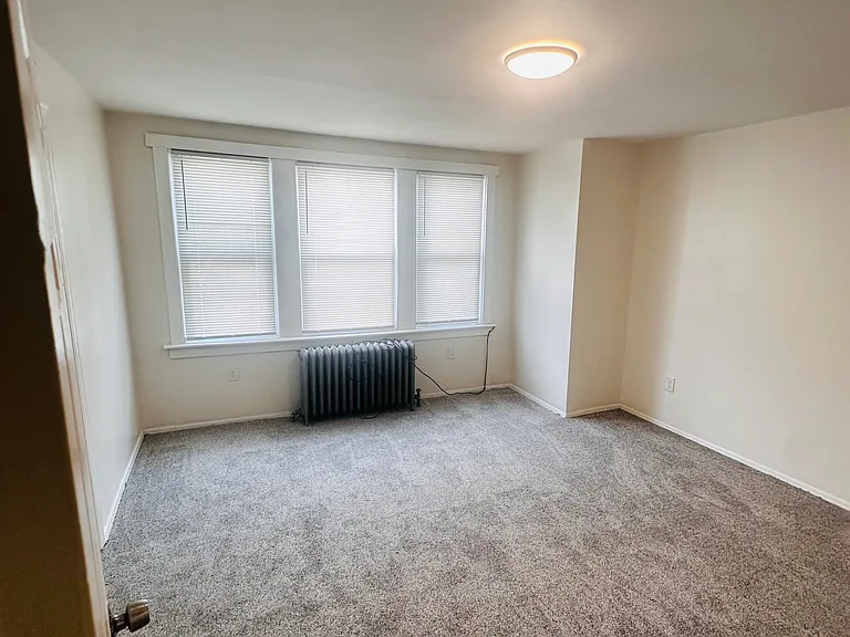 128 Wayne Ave — Photo 7