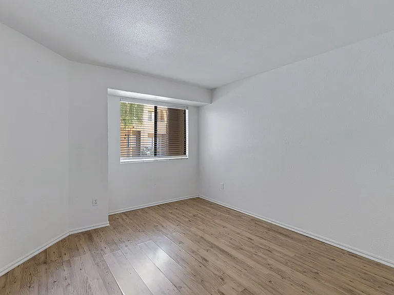 11640 N 51st Ave #143 — Photo 17