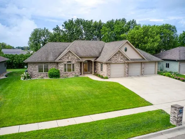 1209 W 16th St, Yankton, SD 57078